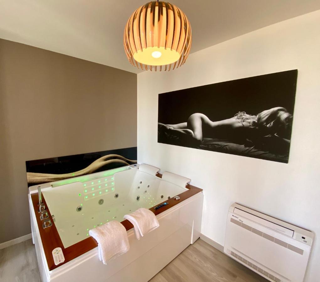 La Vague Tendresse - Vue Mer - Jacuzzi & Sauna Le Tréport Eksteriør billede